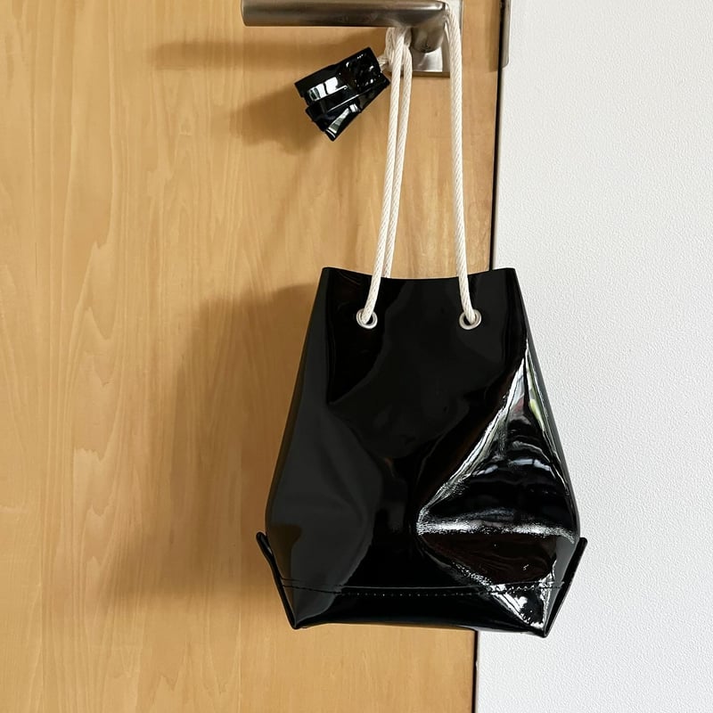 TEMBEA／GAME POUCH ENAMEL LEATHER』 | SALVE