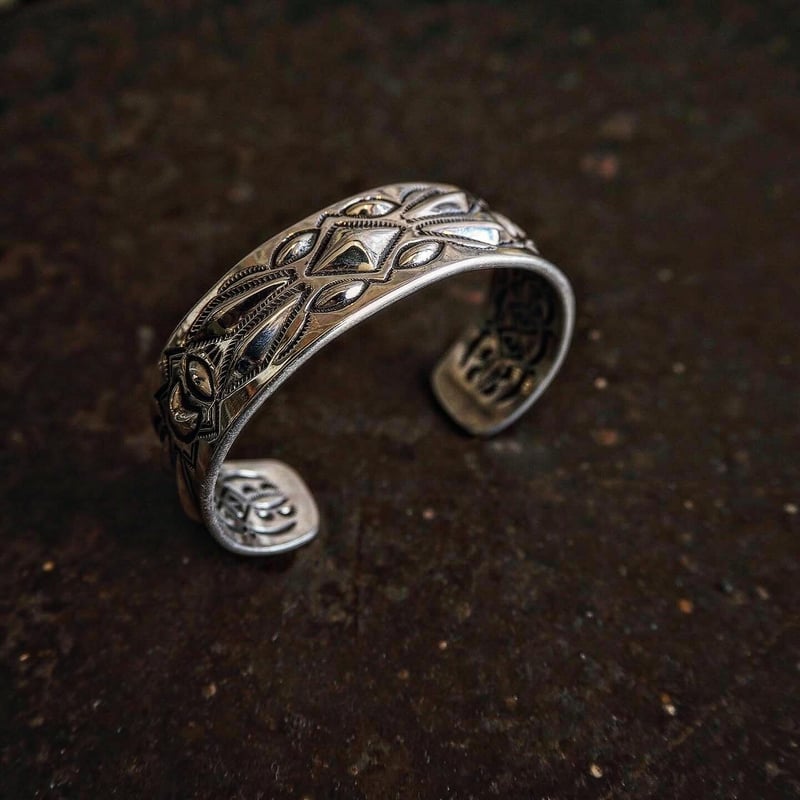 RAY ADAKAI / Double Stamp Bangle | CALIFORNIA