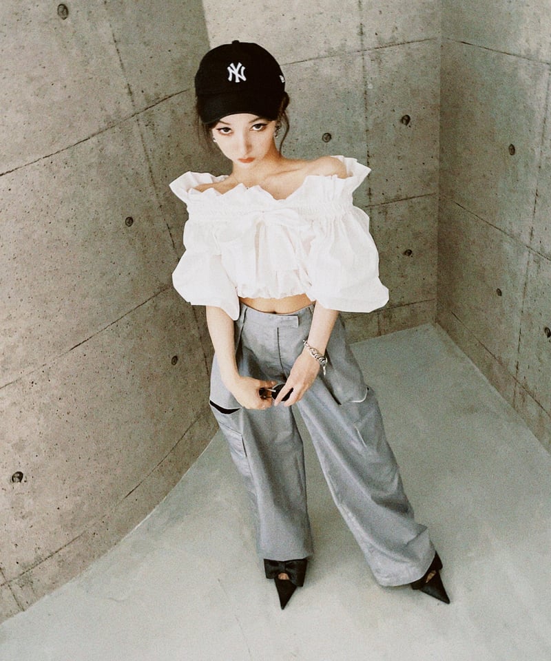 サイドカットタックパンツ / Side Cut Tack Bottoms | FICTION