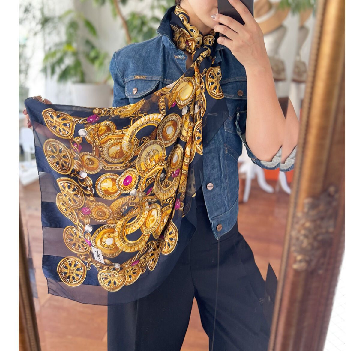 美品イヴ・サンローラン大判スカーフシルク100% ヒョウYSL 103×103