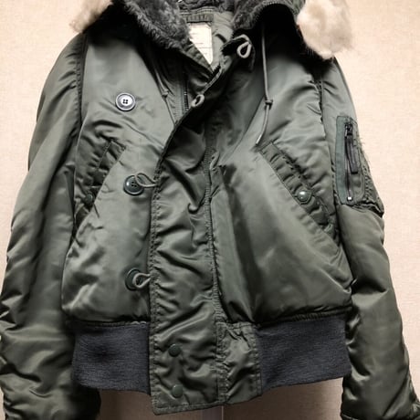 n2b | STORES