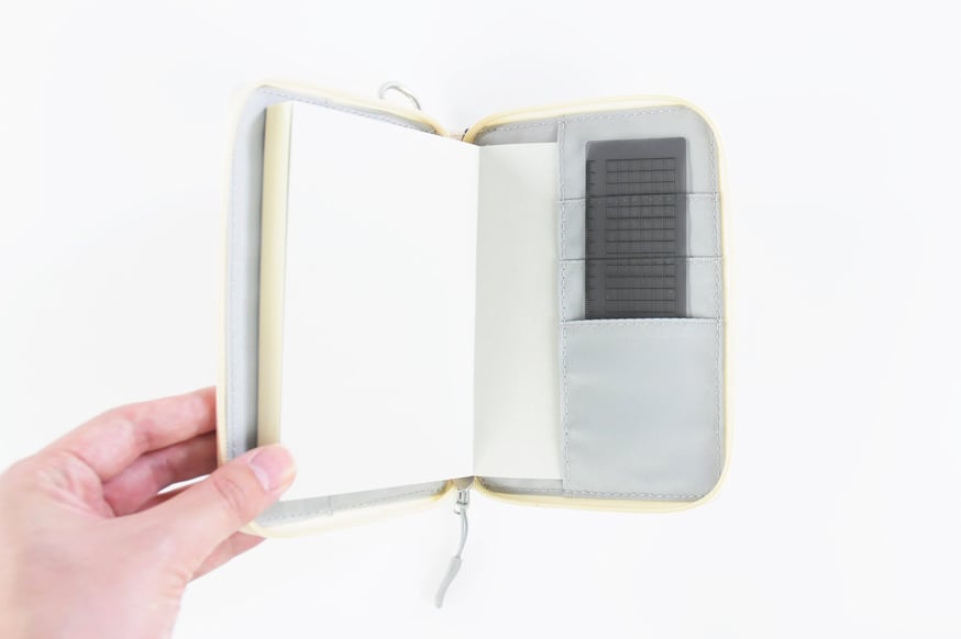 X-Pac™ブックポーチに新色が登場！！ | BIBLIOPHILIC