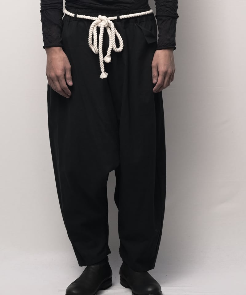 黒綿麻 縄ベルトサルエルパンツ | I R O F U S I online shop