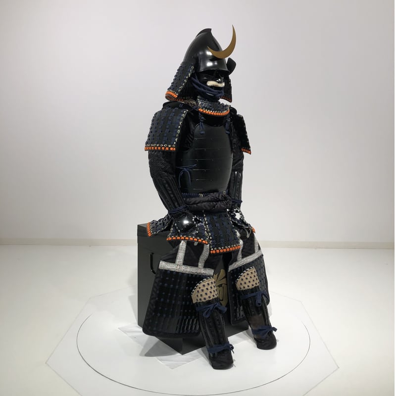 O-051】紺糸威黒艶消鋲綴二枚胴具足（桃形兜） | 甲冑工房丸武