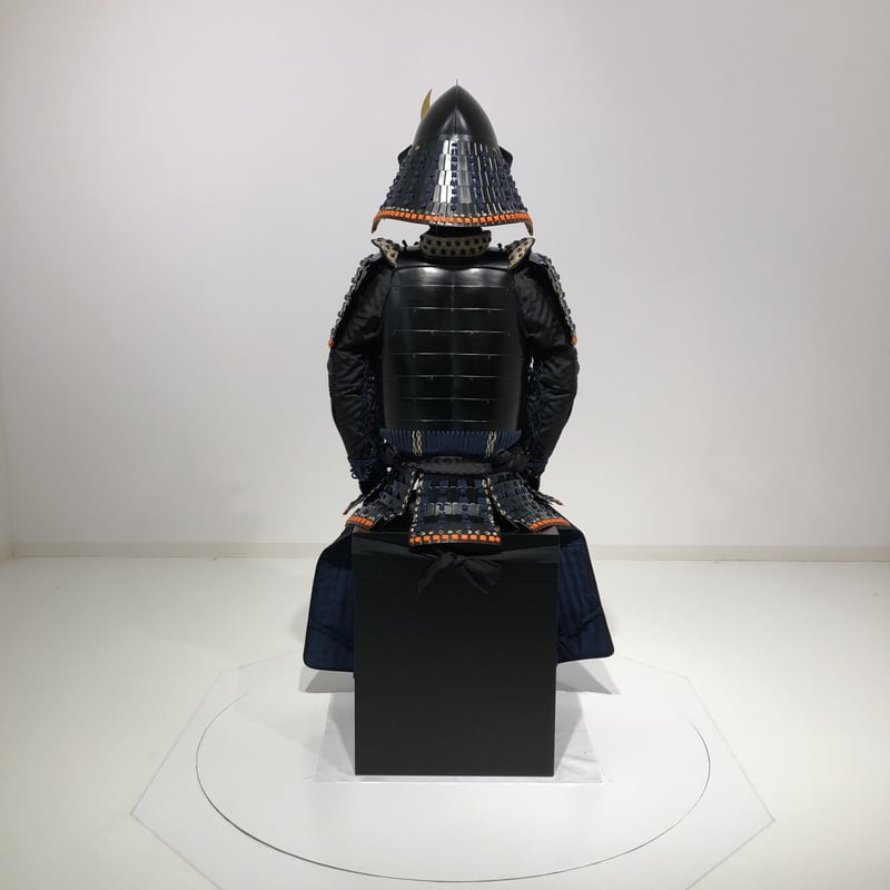 O-051】紺糸威黒艶消鋲綴二枚胴具足（桃形兜） | 甲冑工房丸武