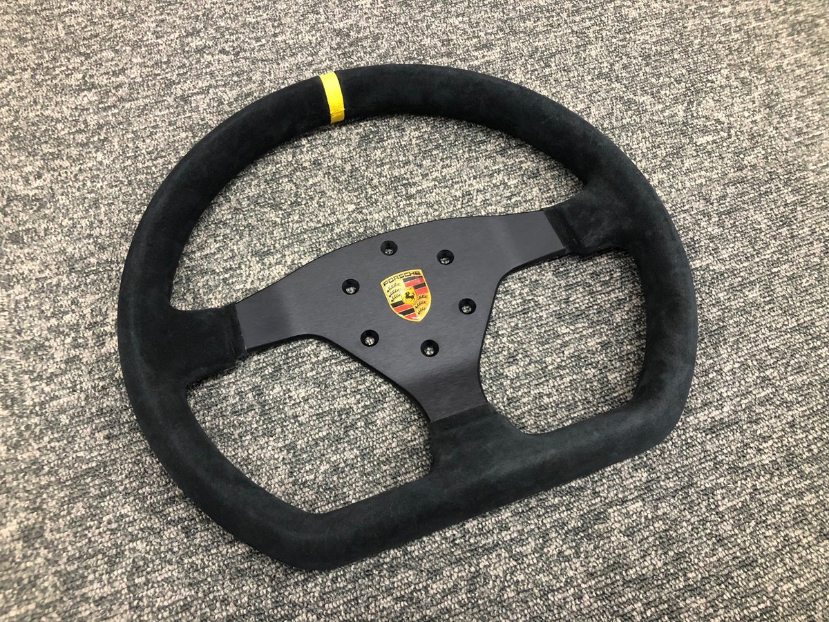 ポルシェモータースポーツ純正991CUPカー用ステアリング エンブレム付