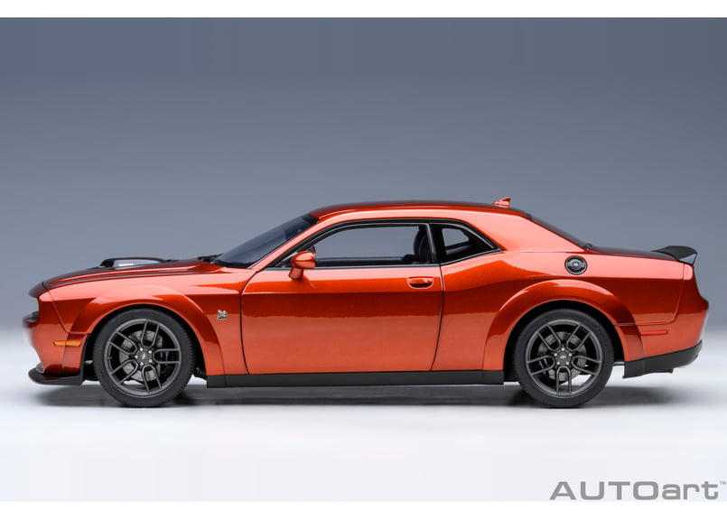 AUTOart 1/18 ダッジ チャレンジャー R/T スキャットパック ワイド