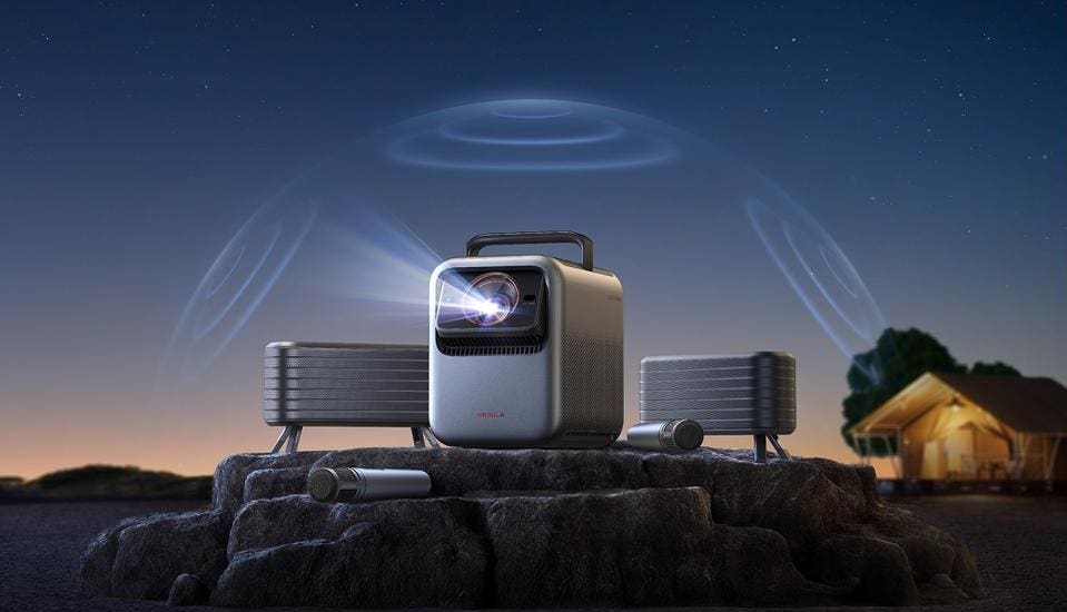 Anker Nebula Nova Ceiling Projector 本体 Anker「Nebula Nova」実機
