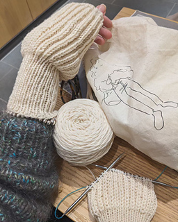 Ravelry: Carol pattern by Miki Teragaki