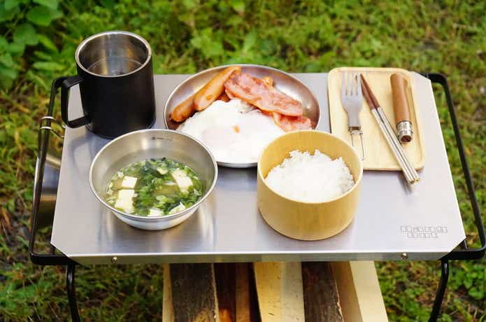 焚き火用テーブルの最適解！？ハングアウトの「ステンレストップ版