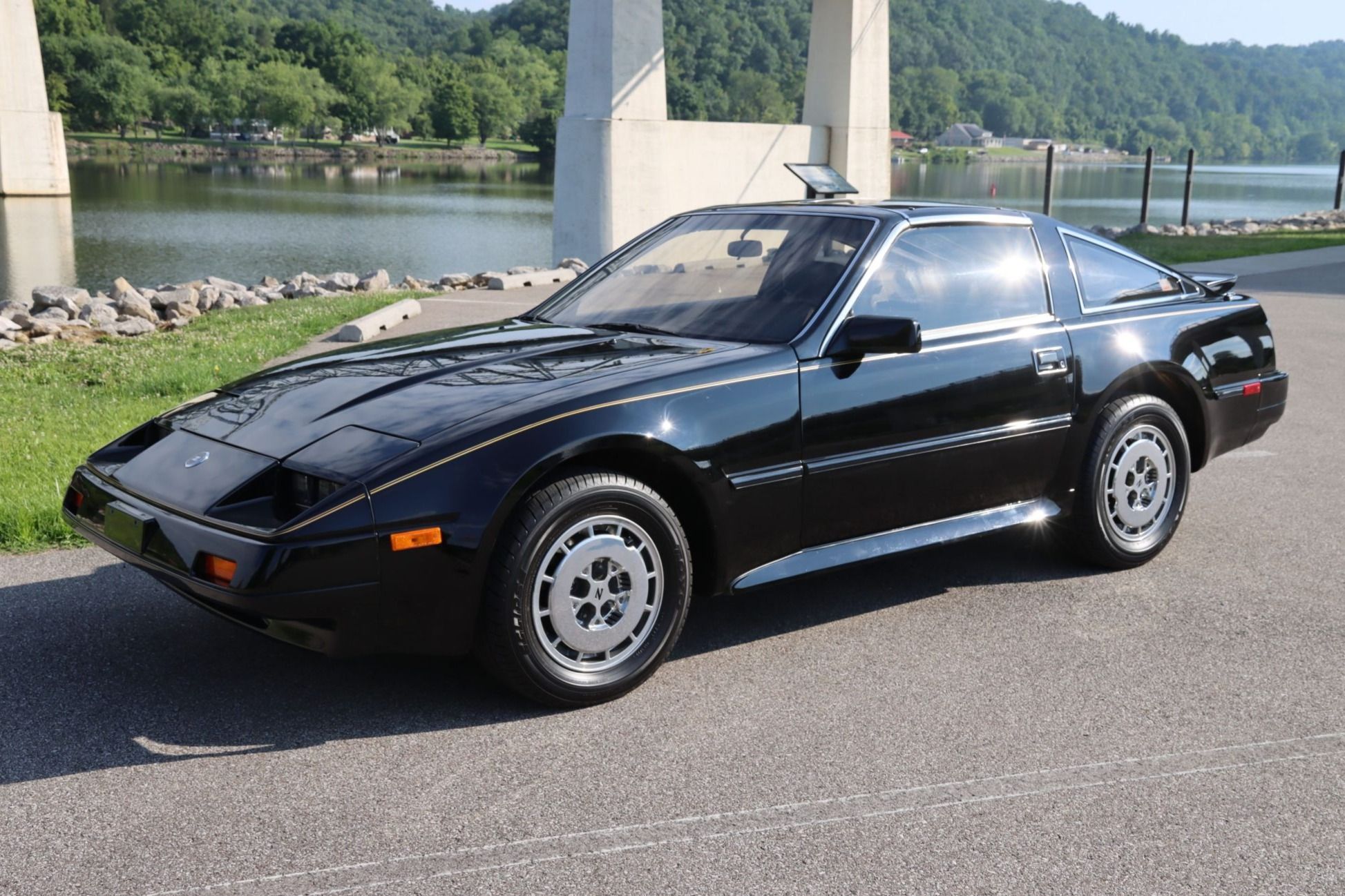 1986 Nissan 300ZX 5-Speed VIN: JN1HZ14S9GX148260 - CLASSIC.COM
