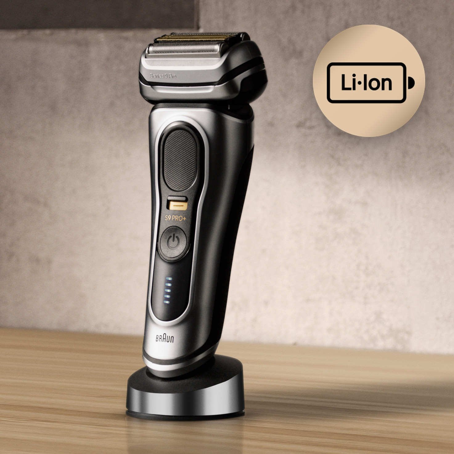 Series 9 Pro+ 9517s Wet & Dry shaver with charging stand and