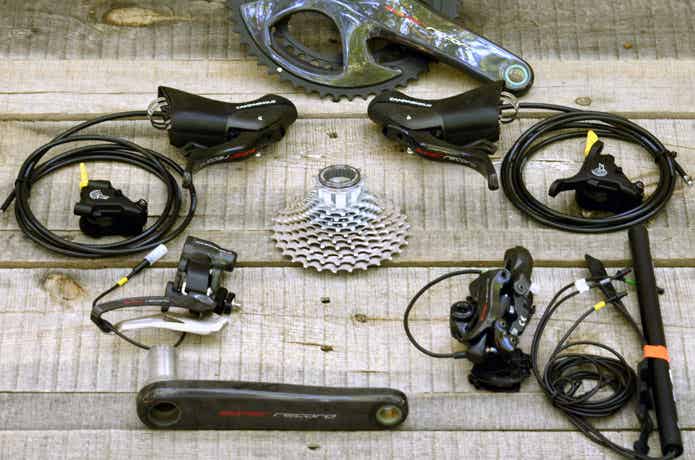 Campagnoloのコンポを徹底解説！全グレードと、SHIMANOとも比較紹介し