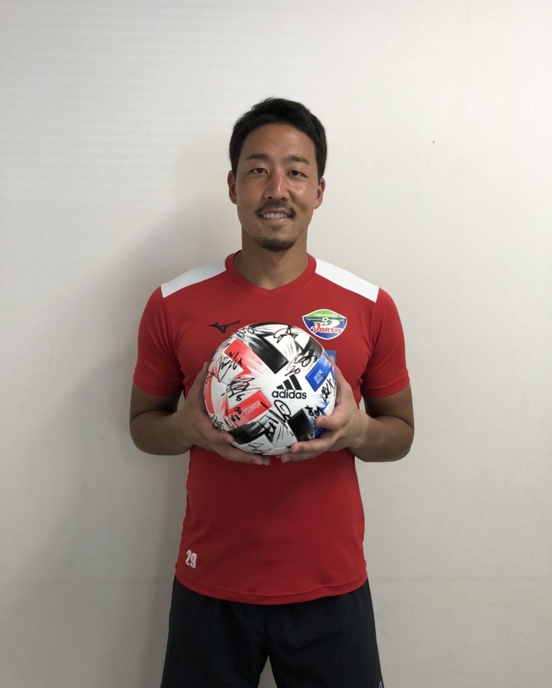 天皇杯公式球 アスルクラロ沼津選手のサイン入り 天皇杯公式球