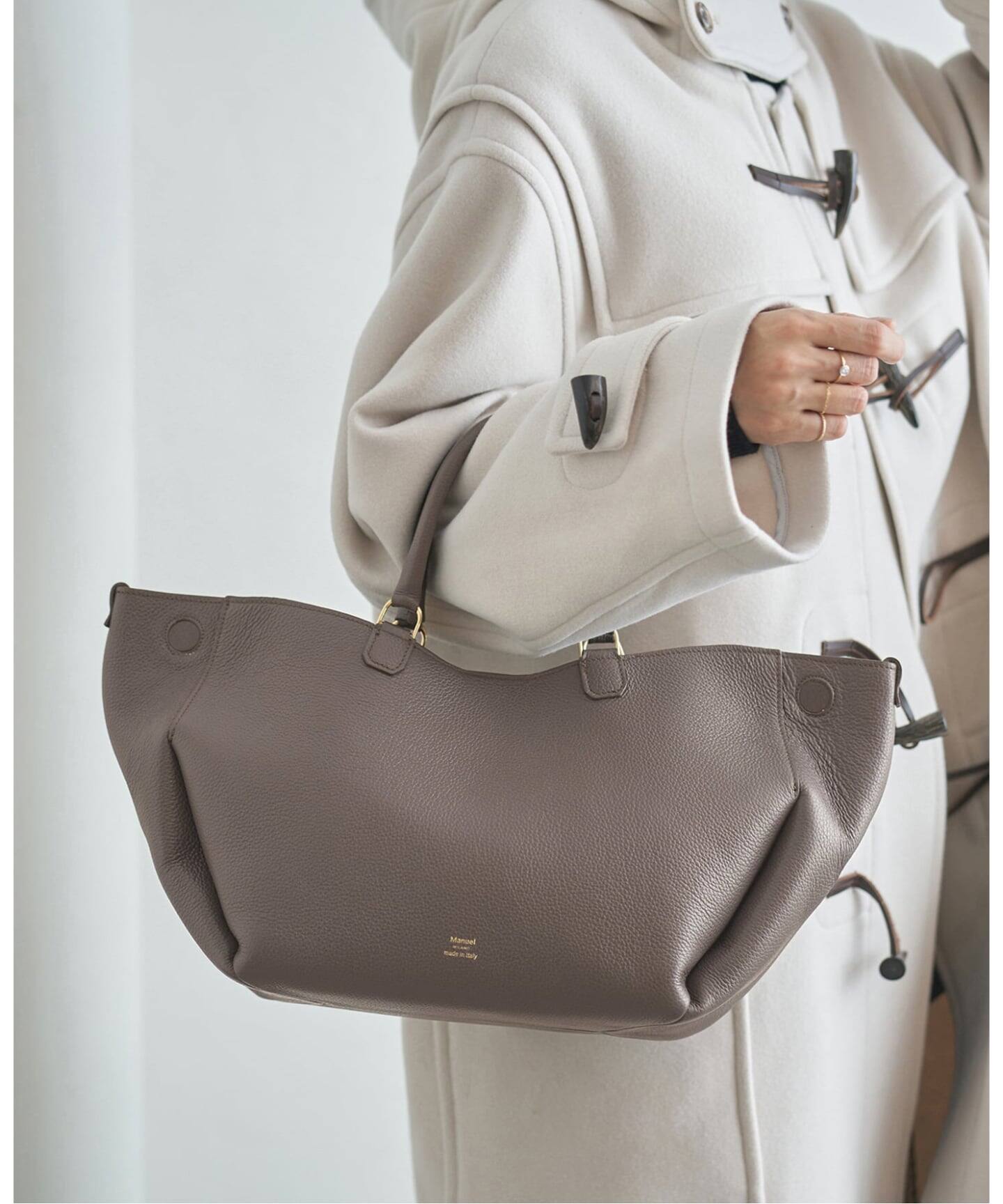 Manuel MILANO/マニュエルミラノ フォルムレザーMIDI BAG バッグ 6367