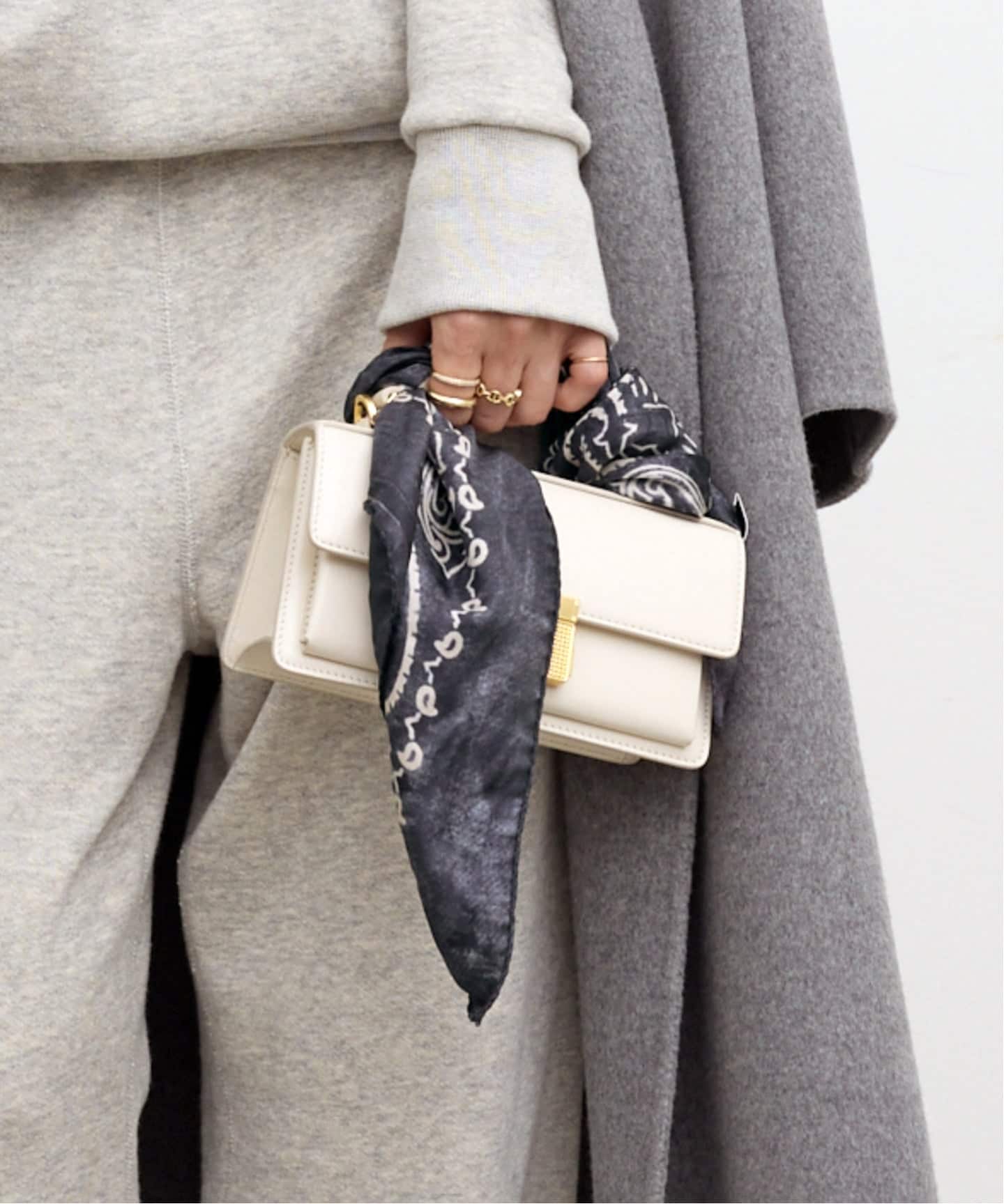 GOLDEN GOOSE/ゴールデン グース】 PAISLEY PRINT SCARF（スカーフ