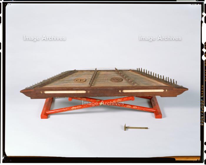 作品詳細 | 琉球楽器 洋琴（夜雨琴） | イメージアーカイブ - DNP