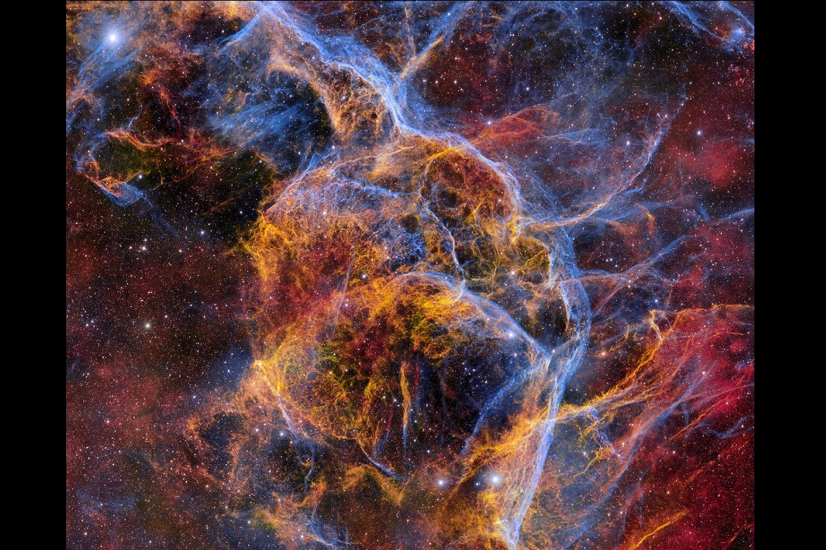 驚異の13億画素「帆座超新星残骸」最新画像、南米チリの山頂から撮影