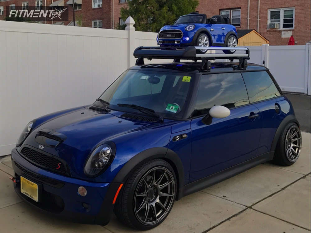 2003 Mini Cooper S with 17x9.75 XXR 527 and Nankang 205x40 on