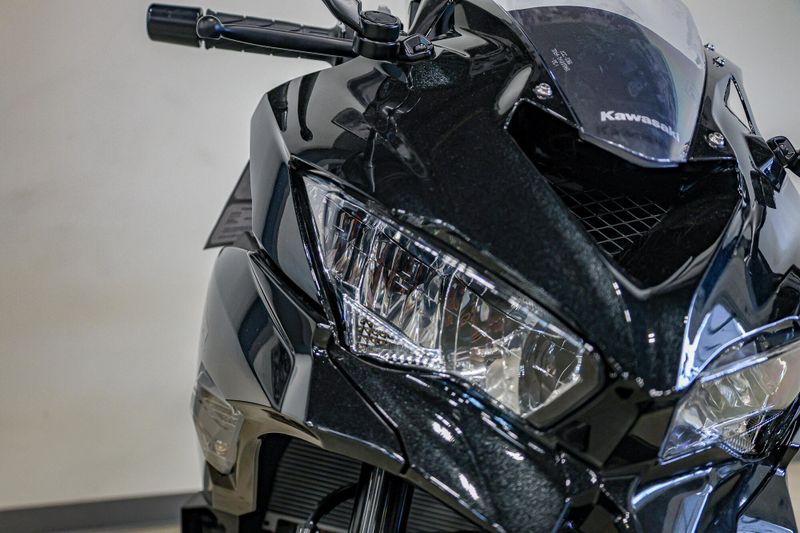 New 2025 KAWASAKI NINJA ZX4R ABS METALLIC SPARK BLACK | Family