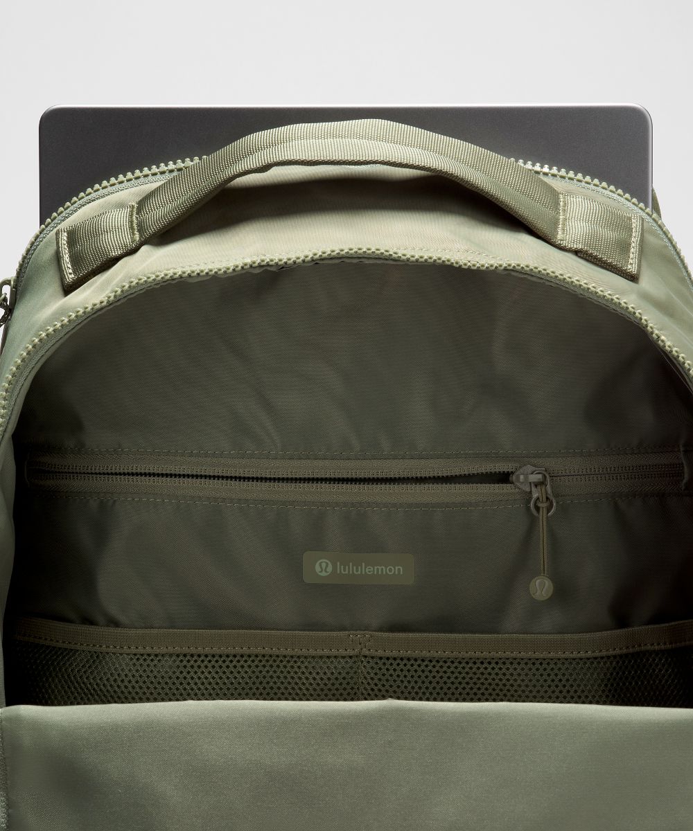New Crew バックパック 22L *アップデート | バッグ | Lululemon JP