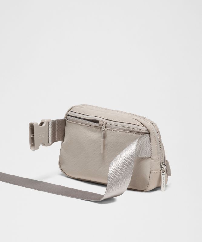 Everywhere ベルトバッグ 1L | バッグ | Lululemon JP
