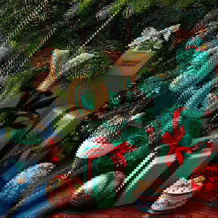 FORTNUM & MASON クリスマスオーナメント木箱入り 2026年最新