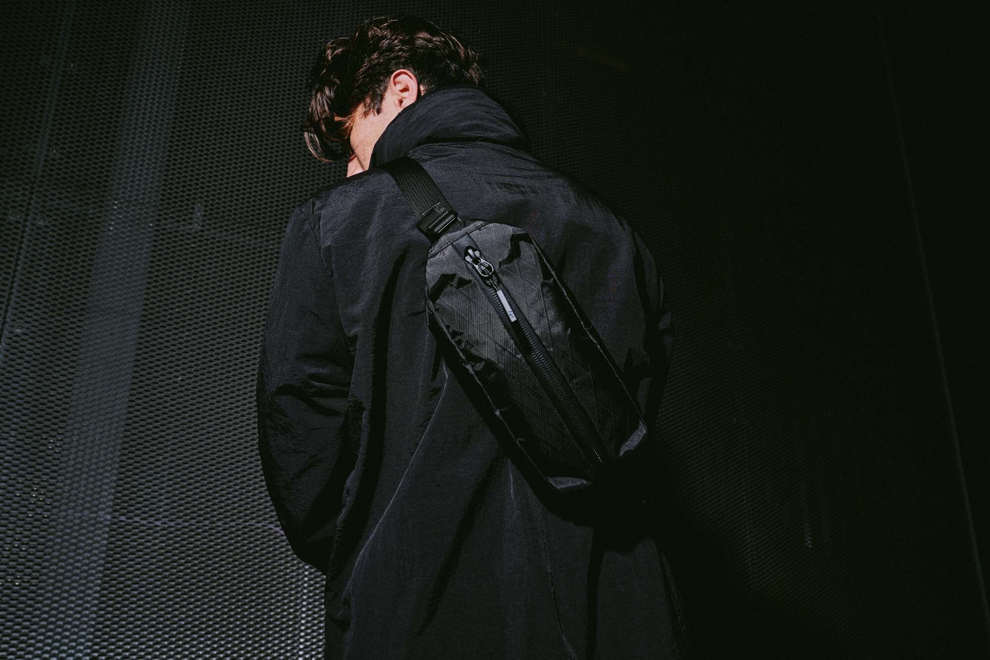 City Sling 2 X-Pac - Black — Aer | Modern gym bags, travel