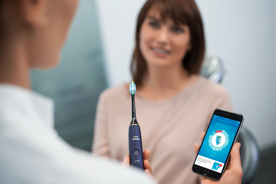 DiamondClean Smart Sonic electric toothbrush with app HX9954/56