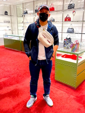GUCCIのボディバッグ/ウエストポーチ（ホワイト系）を使ったメンズ人気