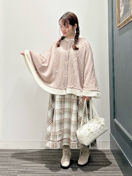 axes femme ららぽーと立川立飛店めぐさんのポンチョを使った