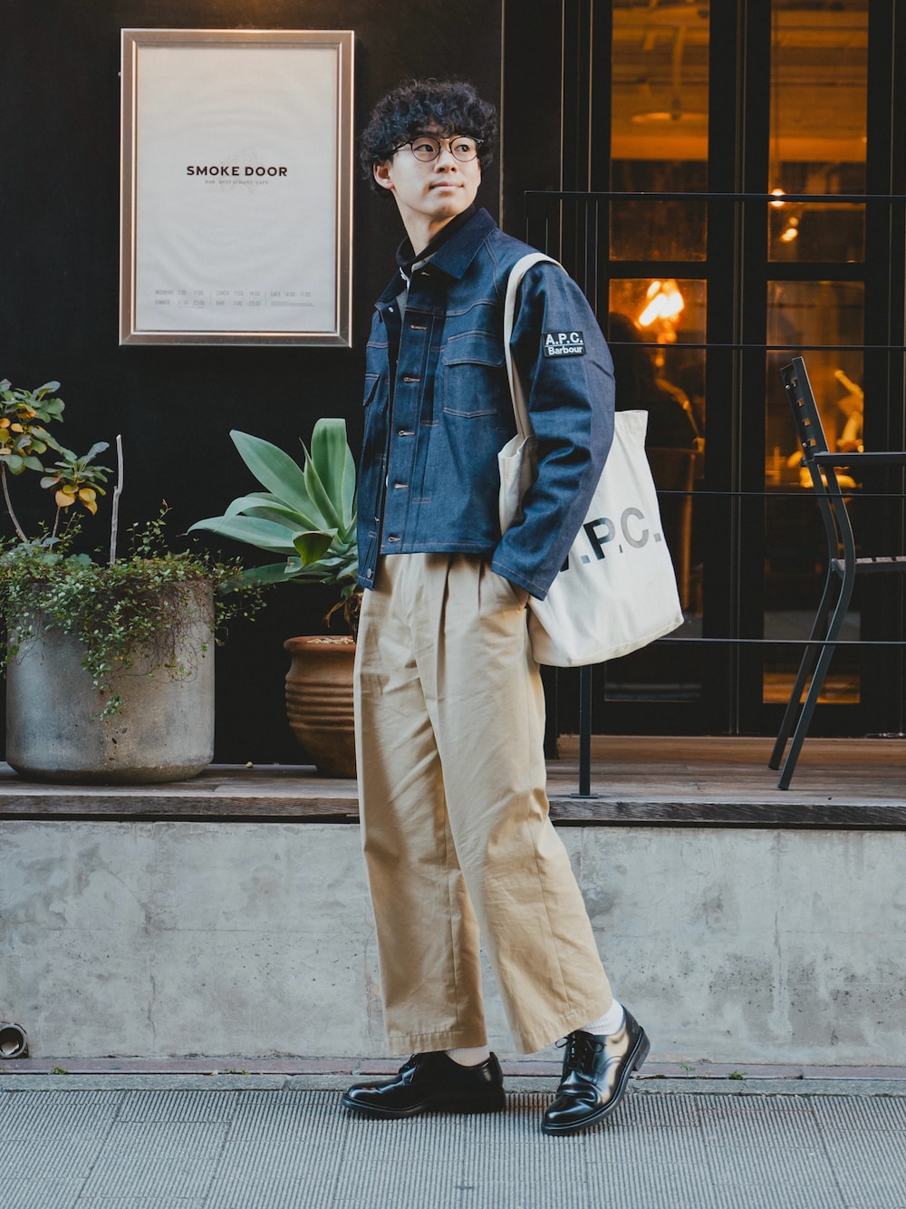 Barbourのデニムジャケットを使った人気ファッションコーディネート - WEAR