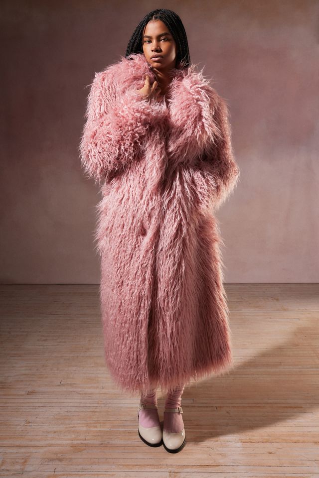 Kimchi Blue Connor Maxi Faux Fur Coat | Urban Outfitters