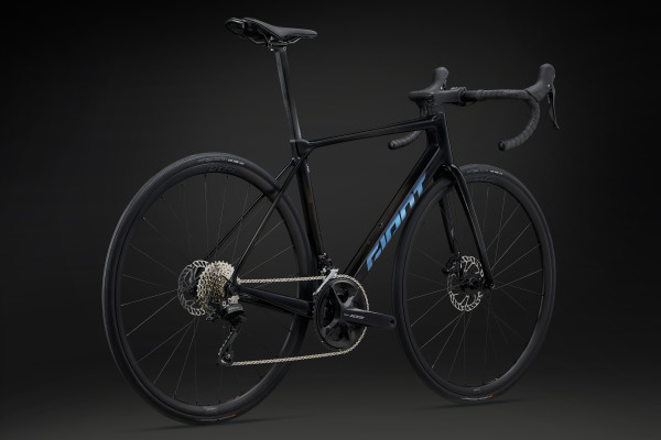 Giant TCR Advanced 2 KOM 2025 – Lightweight Road Bike for