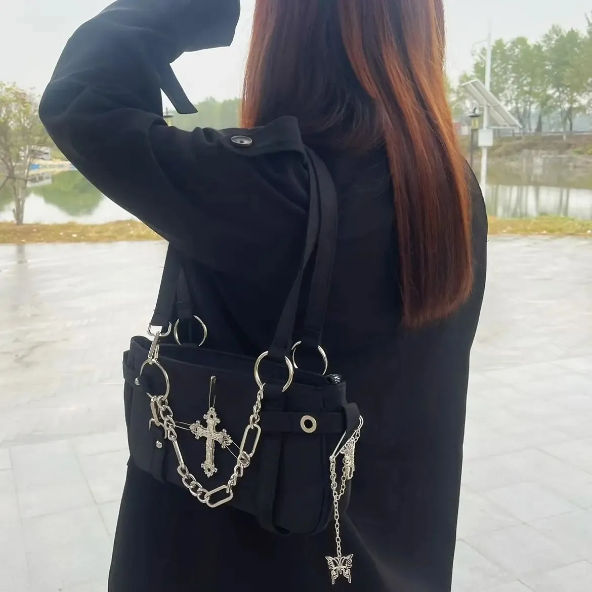 Gothic Y2k Crossbody Bag: Vintage Grunge Chain Shoulder Bag, Retro