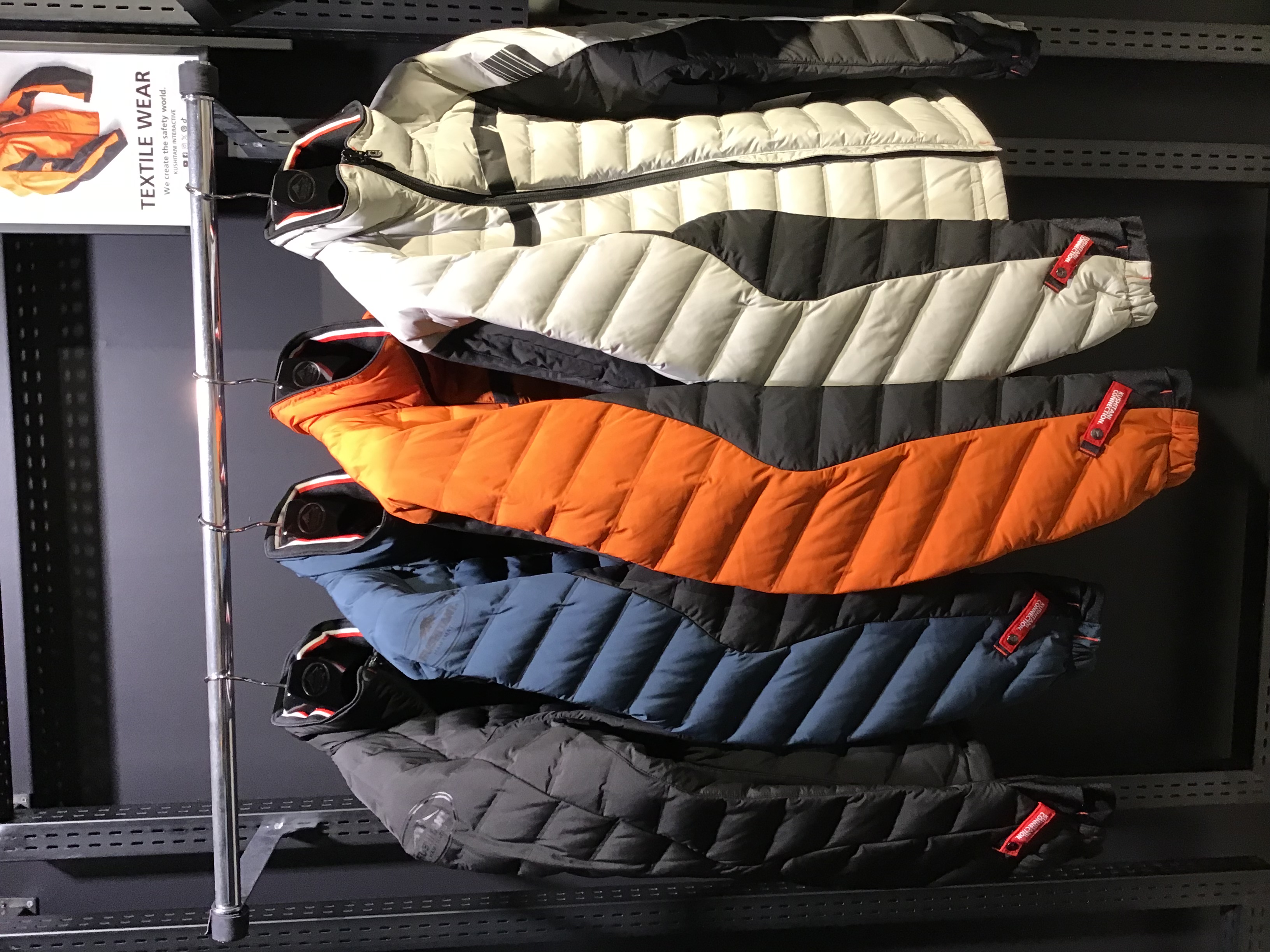 ホワイトグースダウンジャケットいかかでしょうか：KUSHITANI横浜店