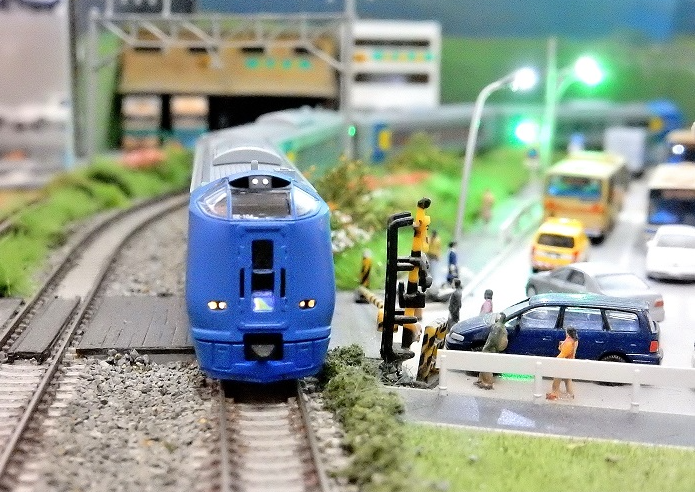 Nゲージ鉄道模型】＜入線整備＞マイクロエース A8672 キハ261系 窓補強