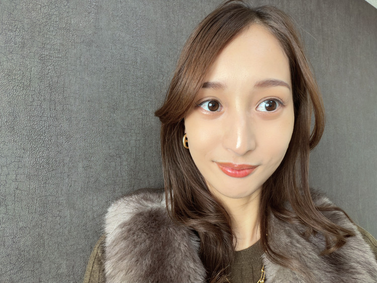 Rare Beauty】神崎恵さん愛用♡大人のツヤ肌を叶えるハイライトが神