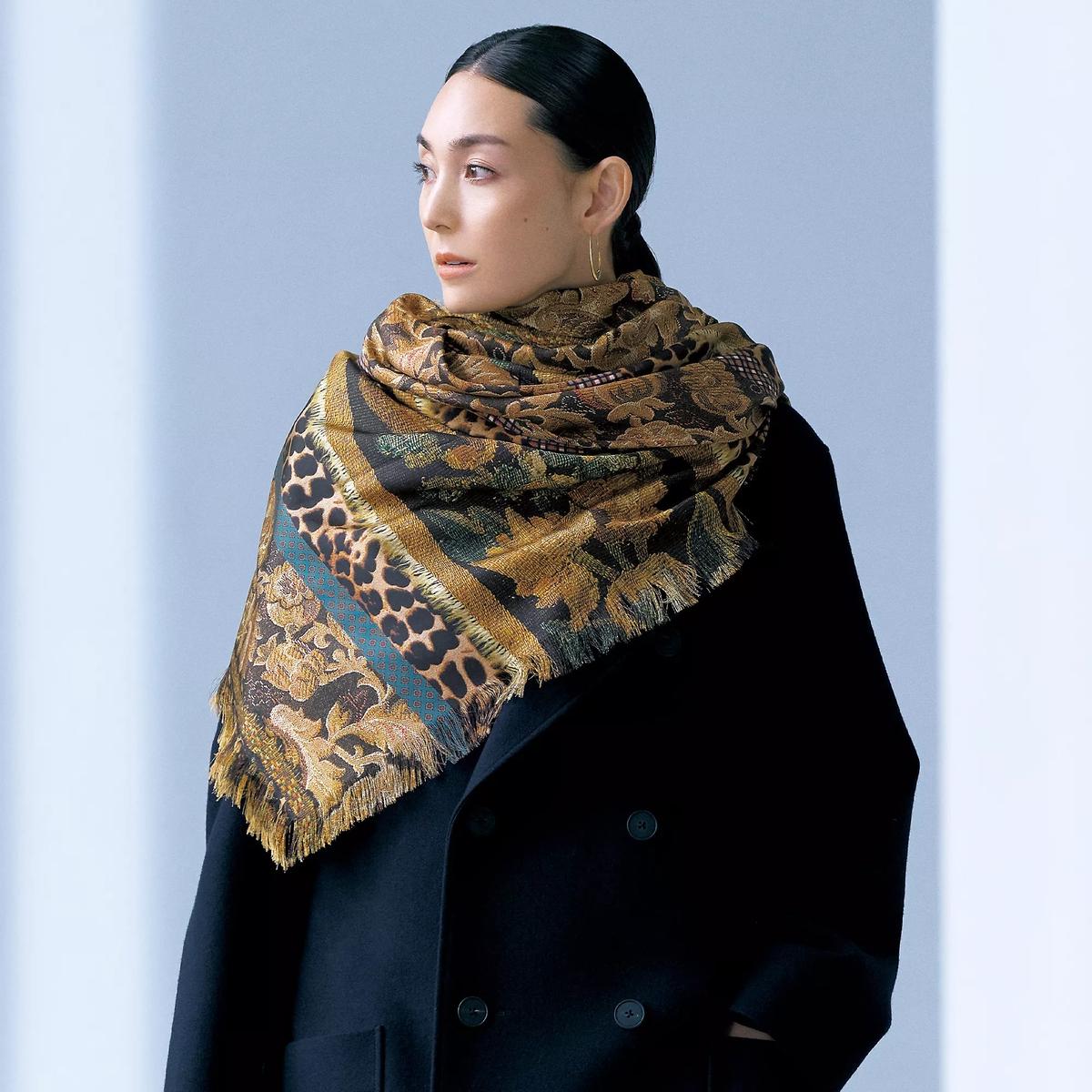 買う価値ありの名品小物「Pierre-Louis Mascia」シルクストール