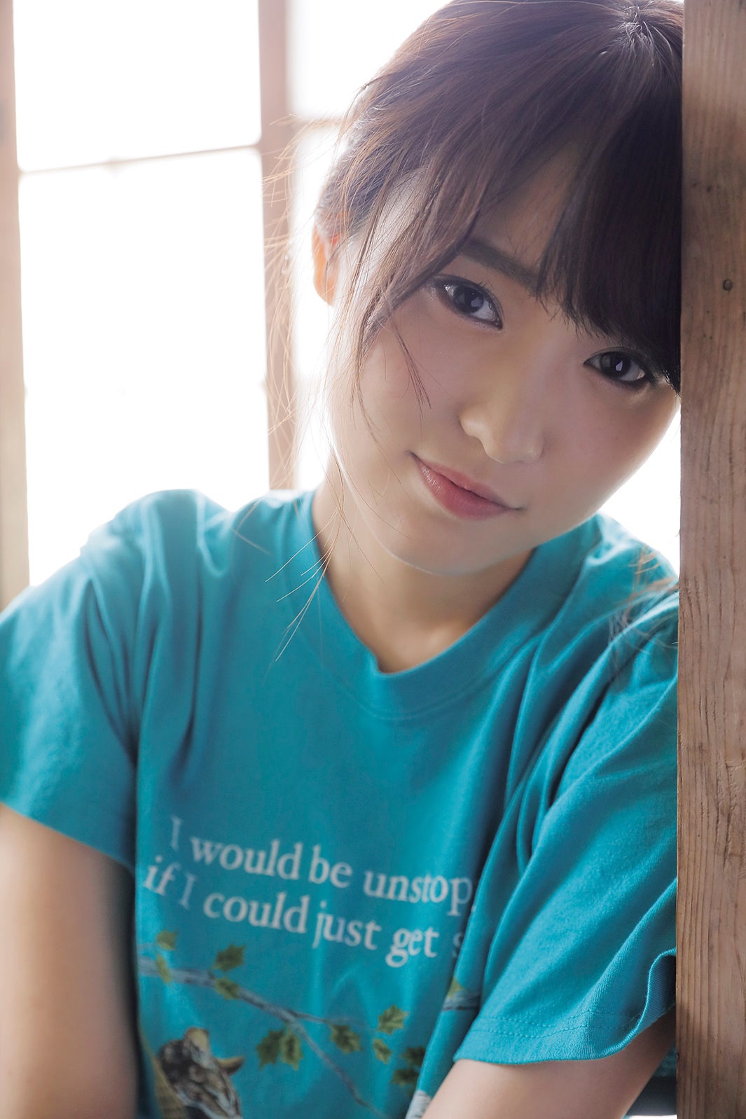 欅坂46菅井友香の眼差しにドキッ…爽やかショット披露 - モデルプレス