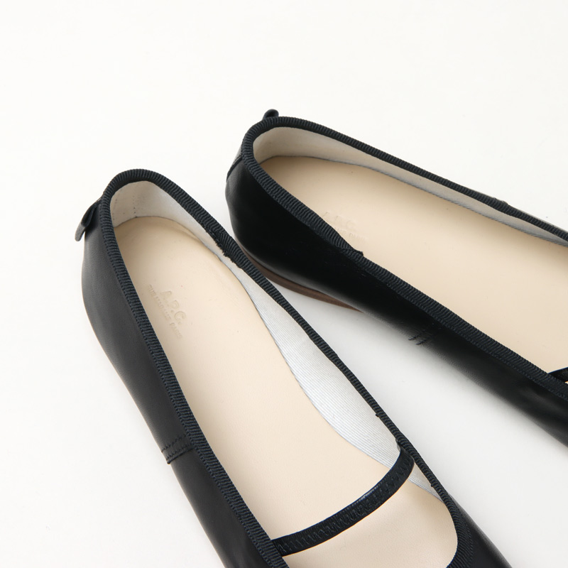 A.P.C. (アーペーセー) BALLERINES SWAN / バレエシューズ スワン