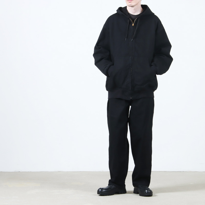 COMOLI (コモリ) ブラックデニム ベルテッドパンツ