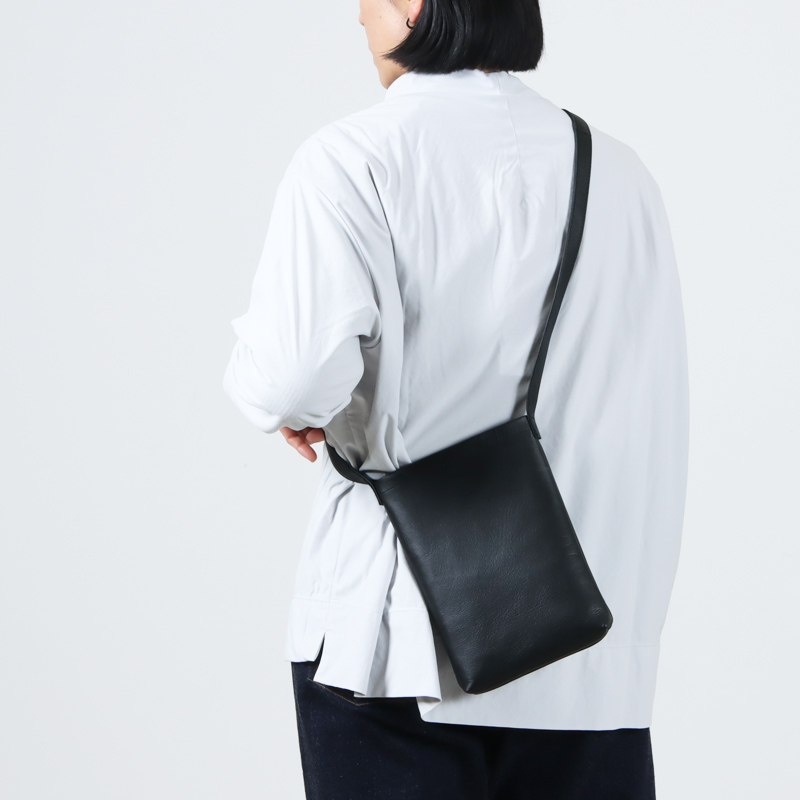 Hender Scheme (エンダースキーマ) cow shoulder small / カウ