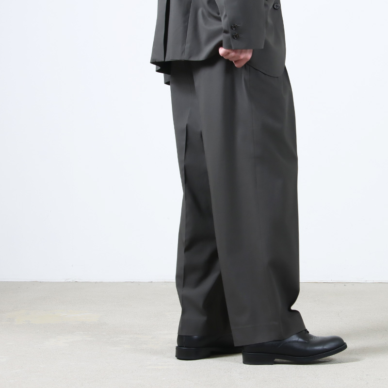 MARKAWARE (マーカウェア) CLASSIC FIT DOUBLE PLEATED TROUSERS