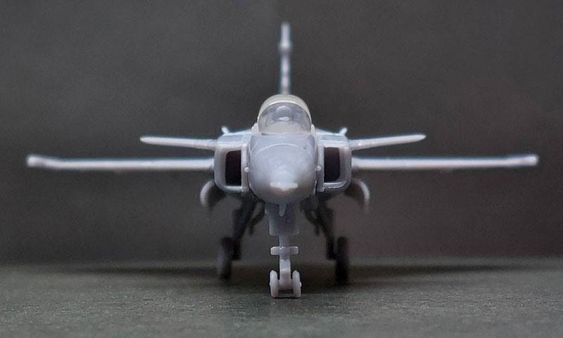 AmiAmi [Character & Hobby Shop] | 1/144 JAS39 Gripen Plastic Model