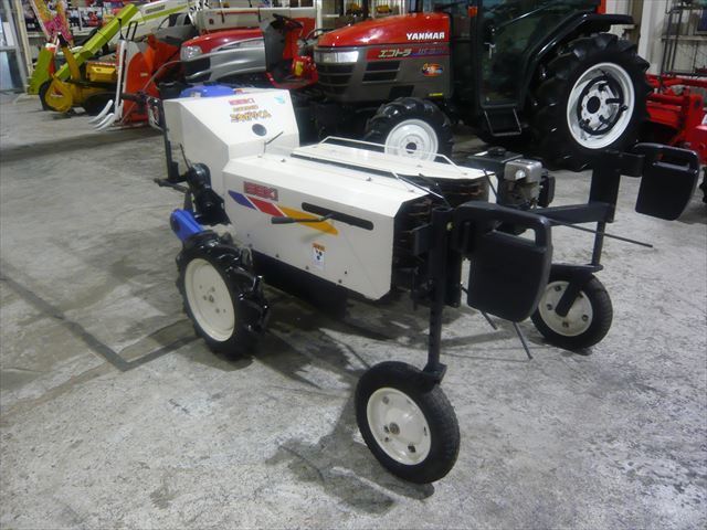 黒石市イセキタバコ幹刈機 たばこ収穫機 ミキガリくん刈取機 3馬力