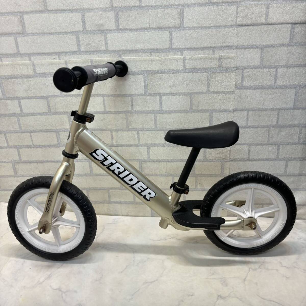 STRIDER 12 PRO バランスバイク ゴールド