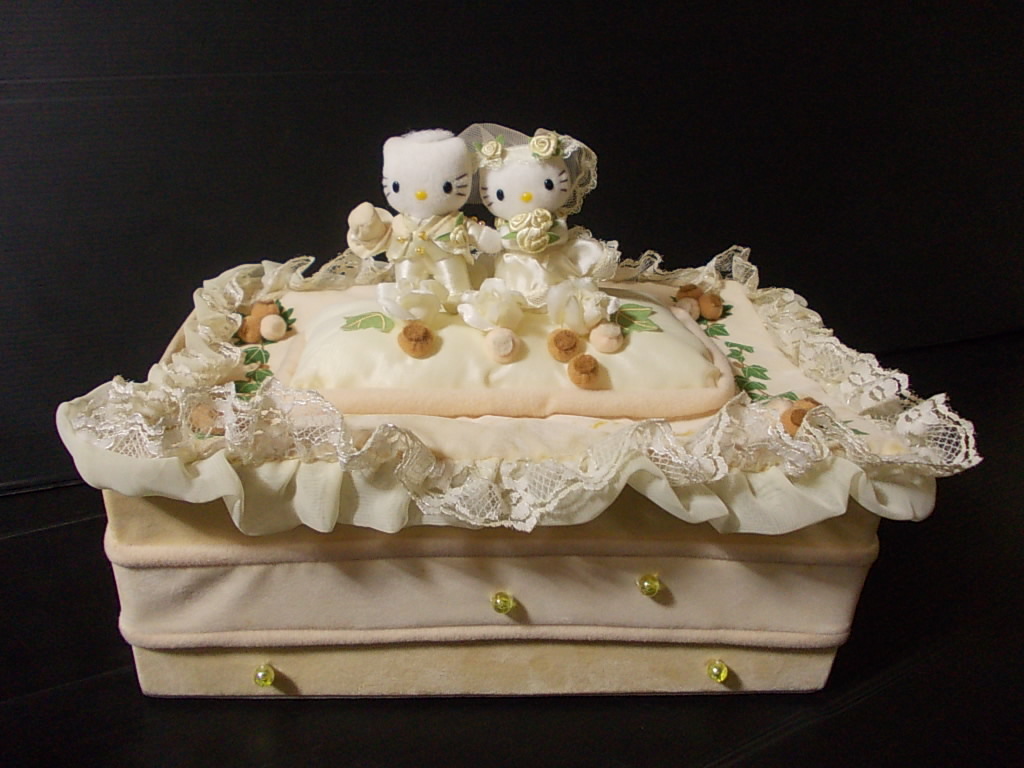 ハローキティ ダニエル ウエディング オルゴール ハローキティ