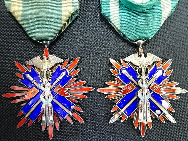 日本 勲章 5点 箱付き Yahoo!オークション - 功五級金鵄勲章 日本勲章 旧