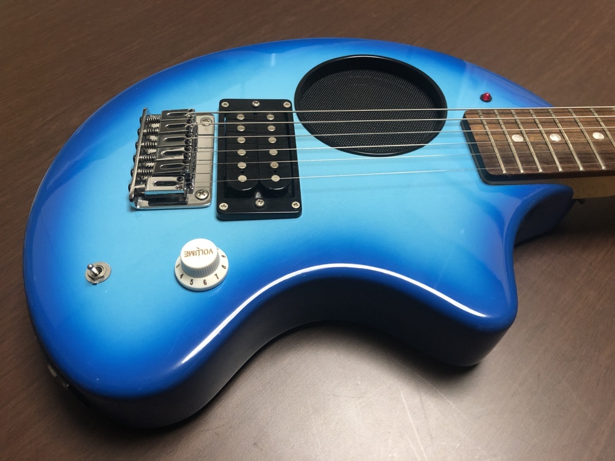ZO-3 ライトブルー アンプ内蔵ミニギター 専用ケース付 ぞーさん 美品